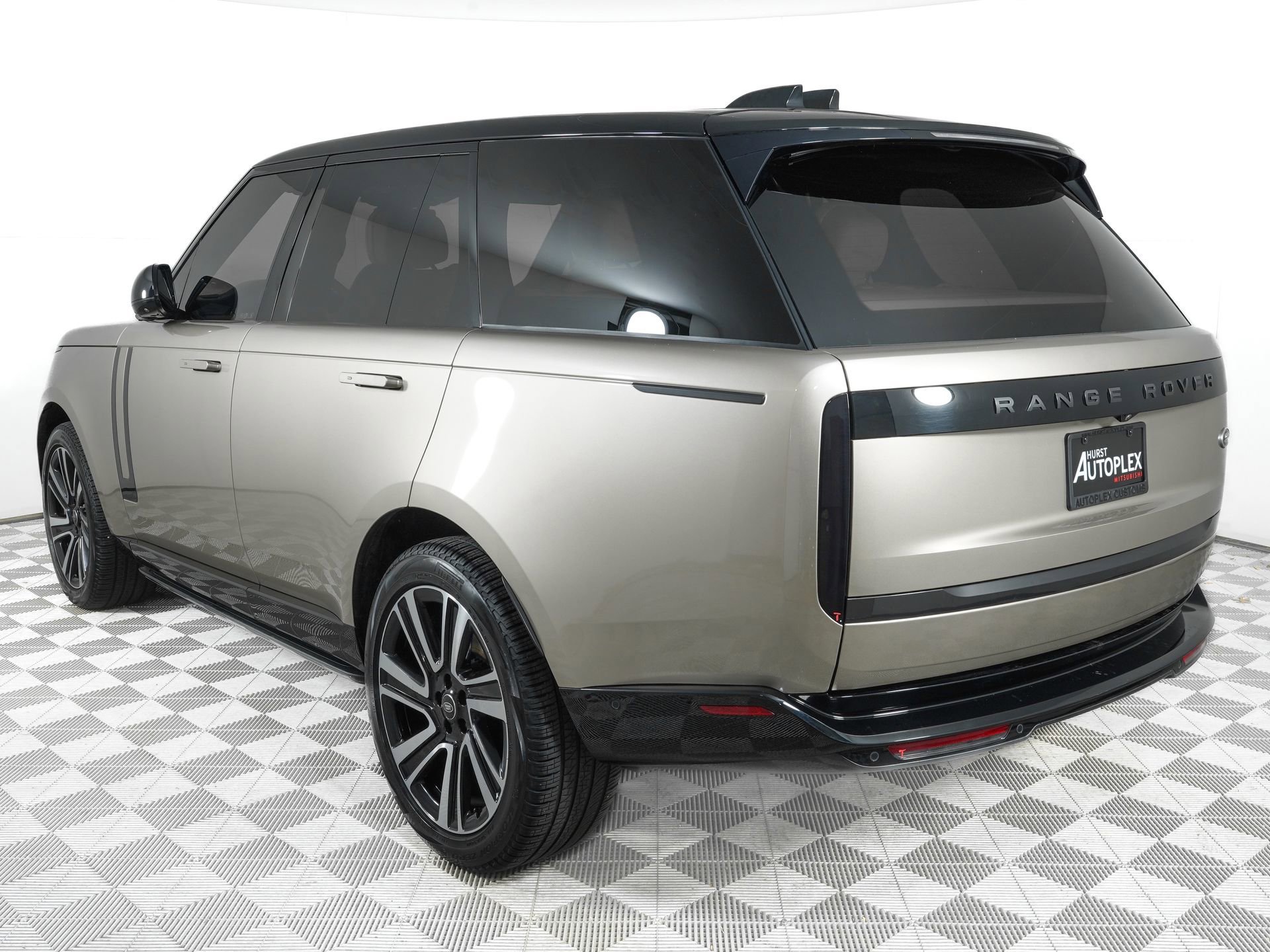 Used 2023 Land Rover Range Rover SE image 26