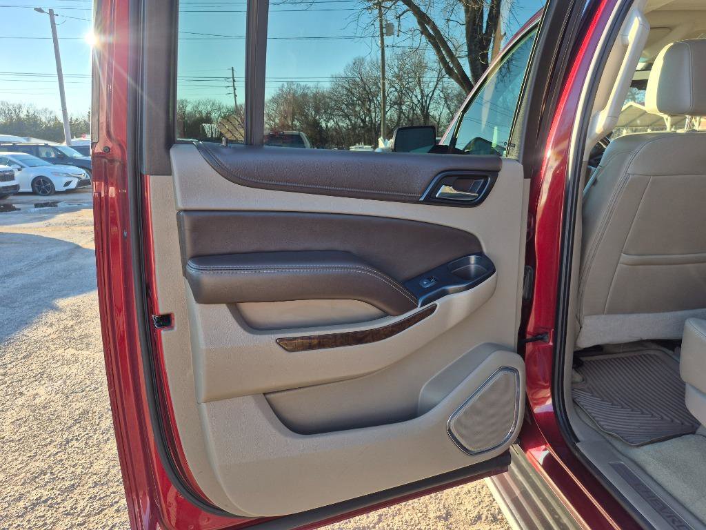 Used 2017 Chevrolet Suburban LT AWD/4WD image 15
