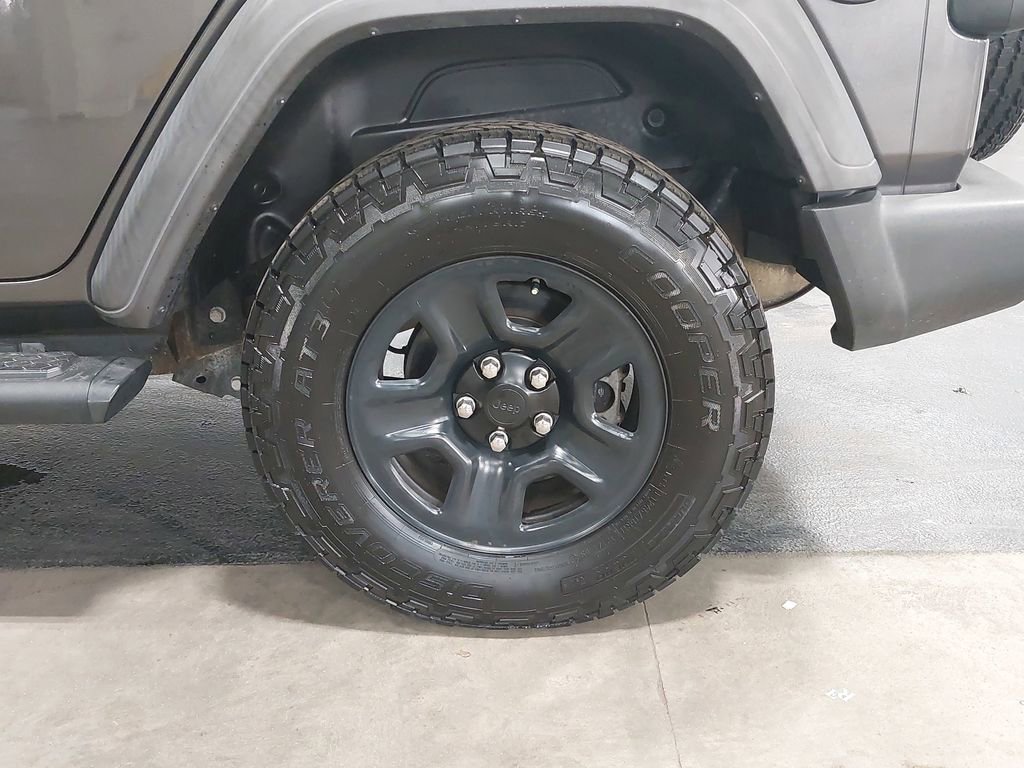 Used 2018 Jeep Wrangler Unlimited Sport image 33