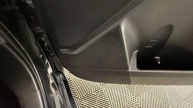 Used 2018 Toyota Corolla XSE FWD image 32