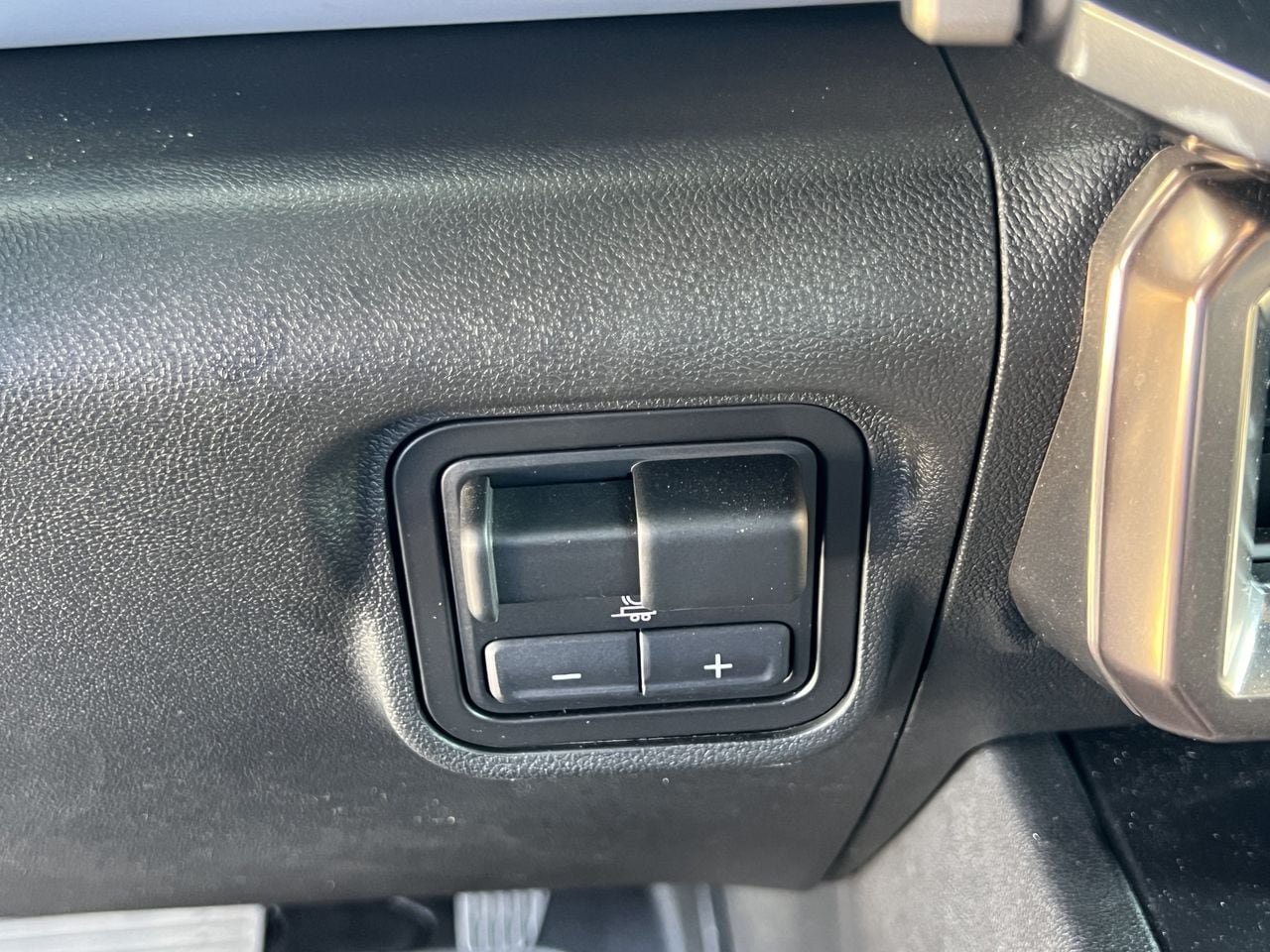 Used 2025 GMC Hummer EV 3X AWD/4WD image 12