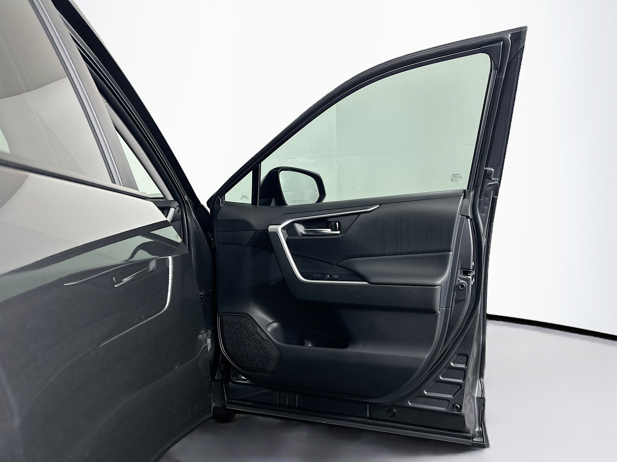 Used 2025 Toyota RAV4 XLE w/ Convenience Package image 35