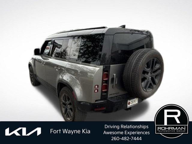Used 2022 Land Rover Defender 110 XS Edition AWD/4WD image 3