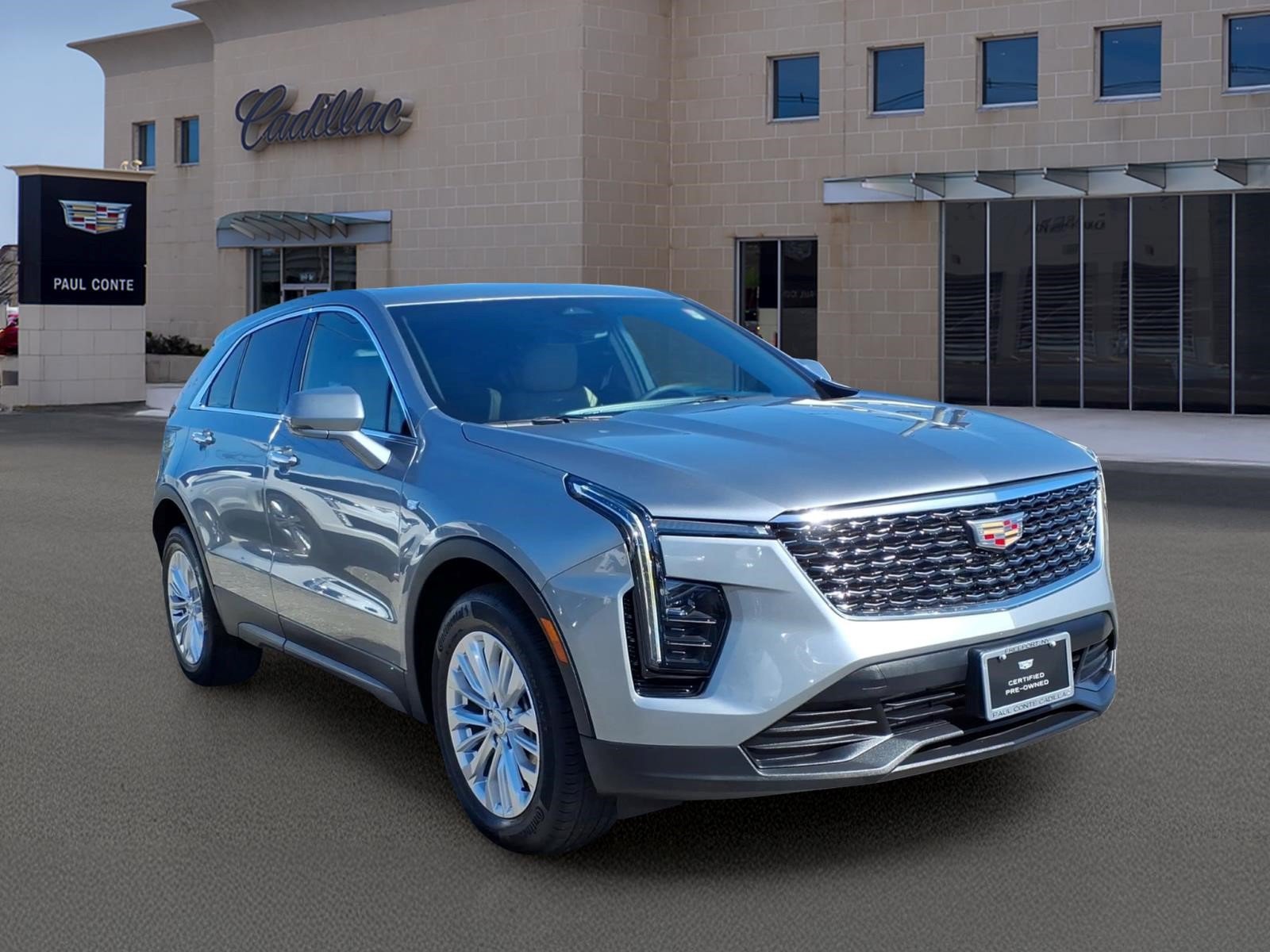 Certified 2024 Cadillac XT4 Luxury w/ Cold Weather Package AWD/4WD image 3