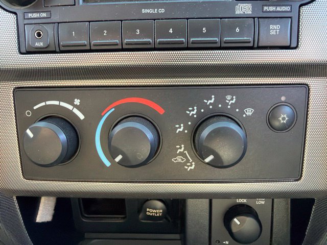 Used 2007 Dodge Dakota SLT w/ Sport Appearance Group AWD/4WD image 24