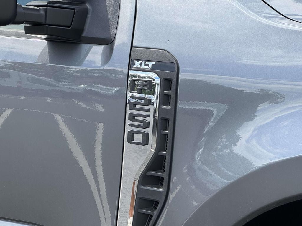 New 2026 Ford F250 XLT w/ FX4 Off-Road Package AWD/4WD image 2