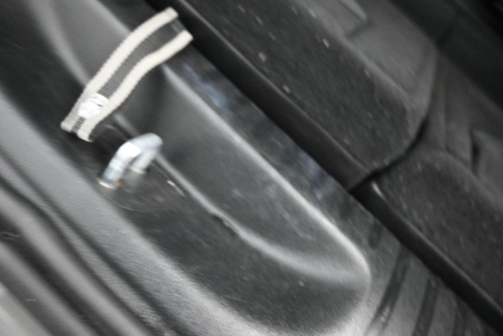 Used 2025 Chrysler Pacifica Select FWD image 28
