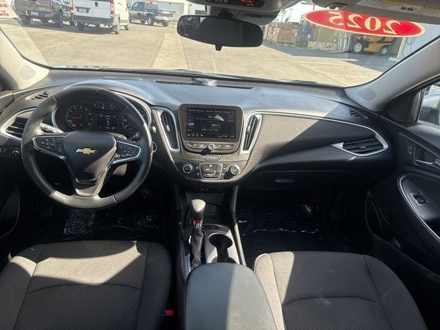 Used 2025 Chevrolet Malibu RS FWD image 21