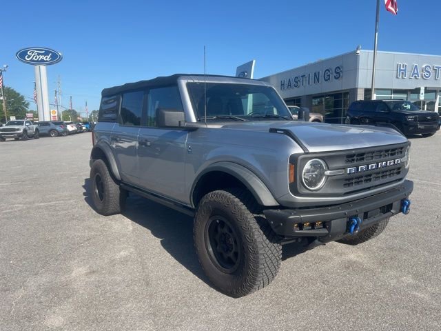 Used 2022 Ford Bronco Black Diamond image 1