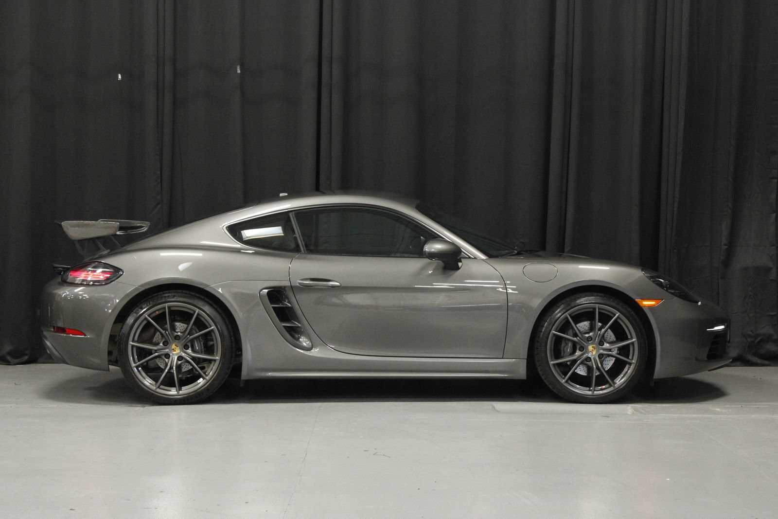 Used 2021 Porsche 718 Cayman RWD image 6