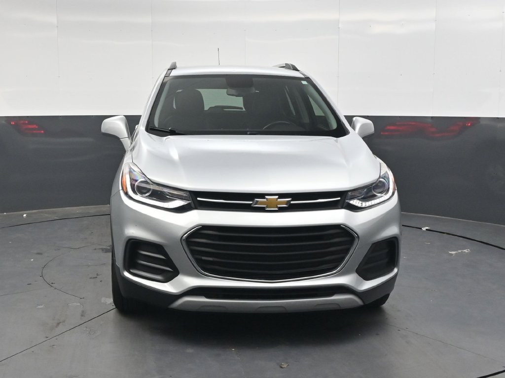Used 2020 Chevrolet Trax LT w/ LT Convenience Package FWD image 9
