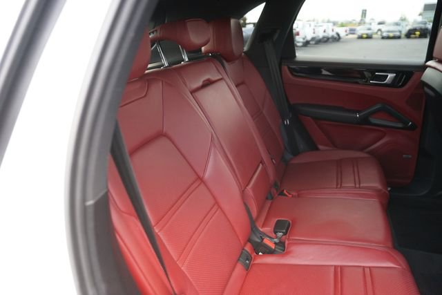 Used 2019 Porsche Cayenne AWD/4WD image 17