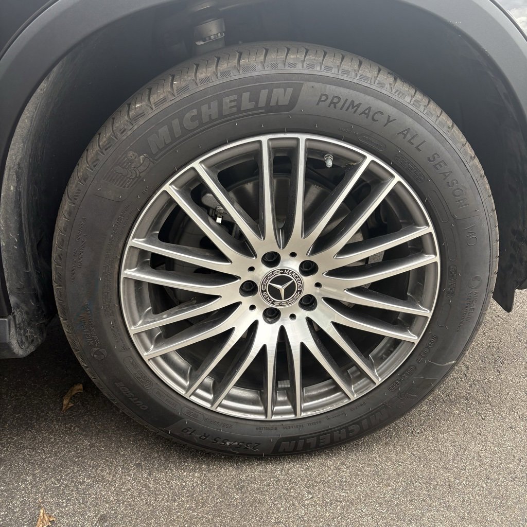 Certified 2025 Mercedes-Benz GLC 300 GLC 300 image 24