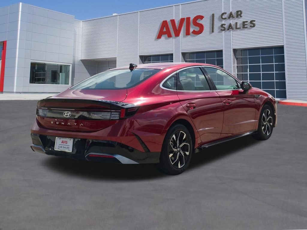 Used 2025 Hyundai Sonata SEL FWD image 3
