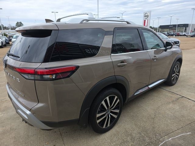 Certified 2024 Nissan Pathfinder Platinum image 10
