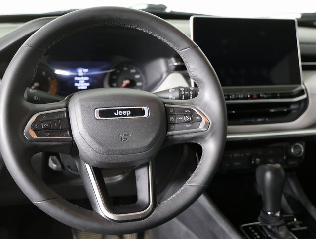 Used 2024 Jeep Compass Limited image 11
