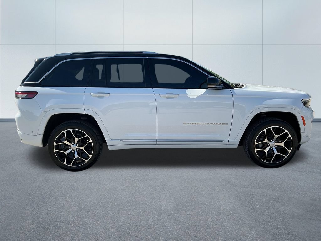Certified 2023 Jeep Grand Cherokee Summit AWD/4WD image 8