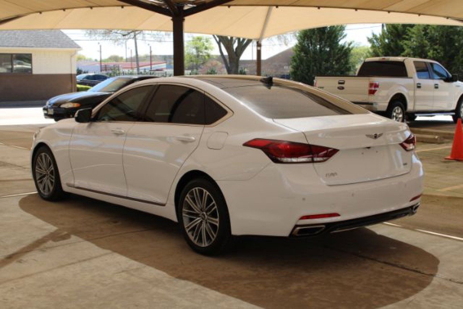 Used 2018 Genesis G80 3.8 w/ Option Group 02 RWD image 8