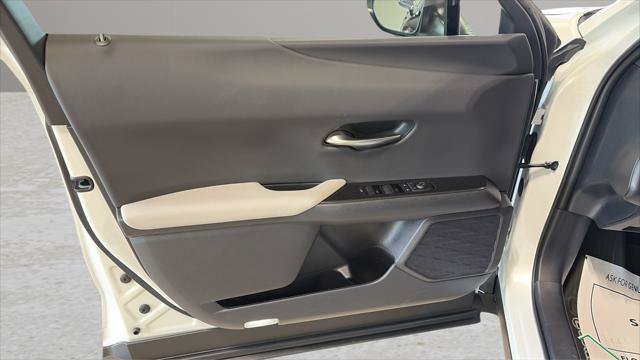 Certified 2025 Lexus UX 300h AWD w/ Accessory Package (Z1) image 15