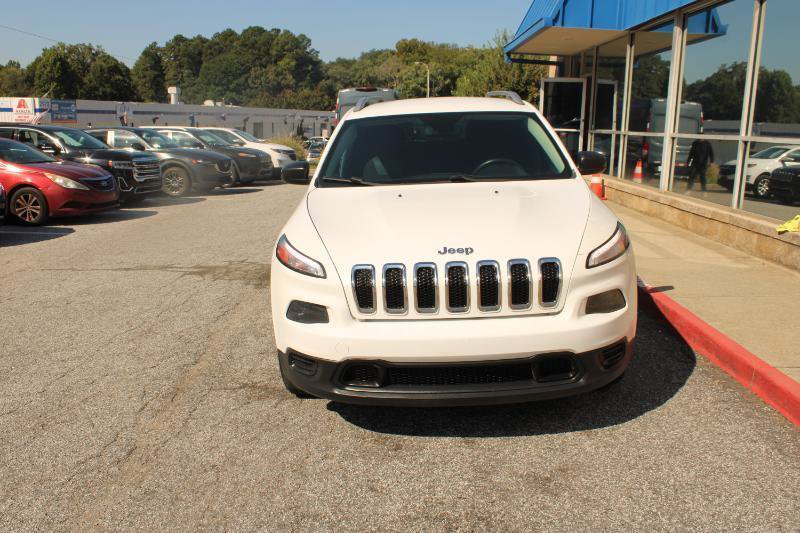 Used 2015 Jeep Cherokee Sport FWD image 2