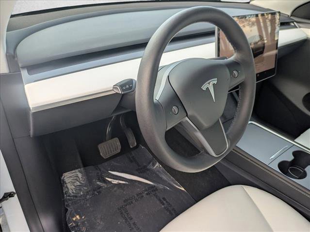 Used 2025 Tesla Model Y Long Range image 10