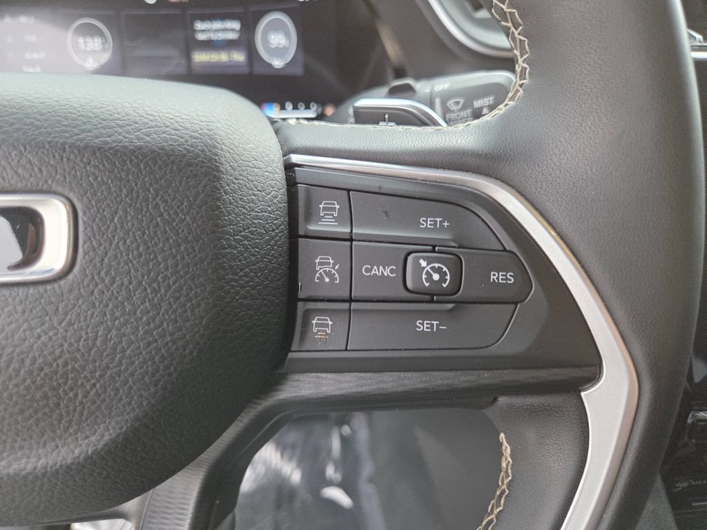 Used 2023 Jeep Grand Cherokee L Laredo RWD image 36