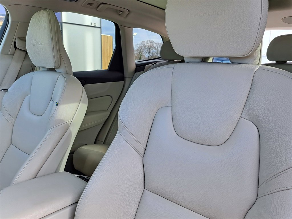 Used 2020 Volvo XC60 T5 Inscription w/ Protection Package image 23