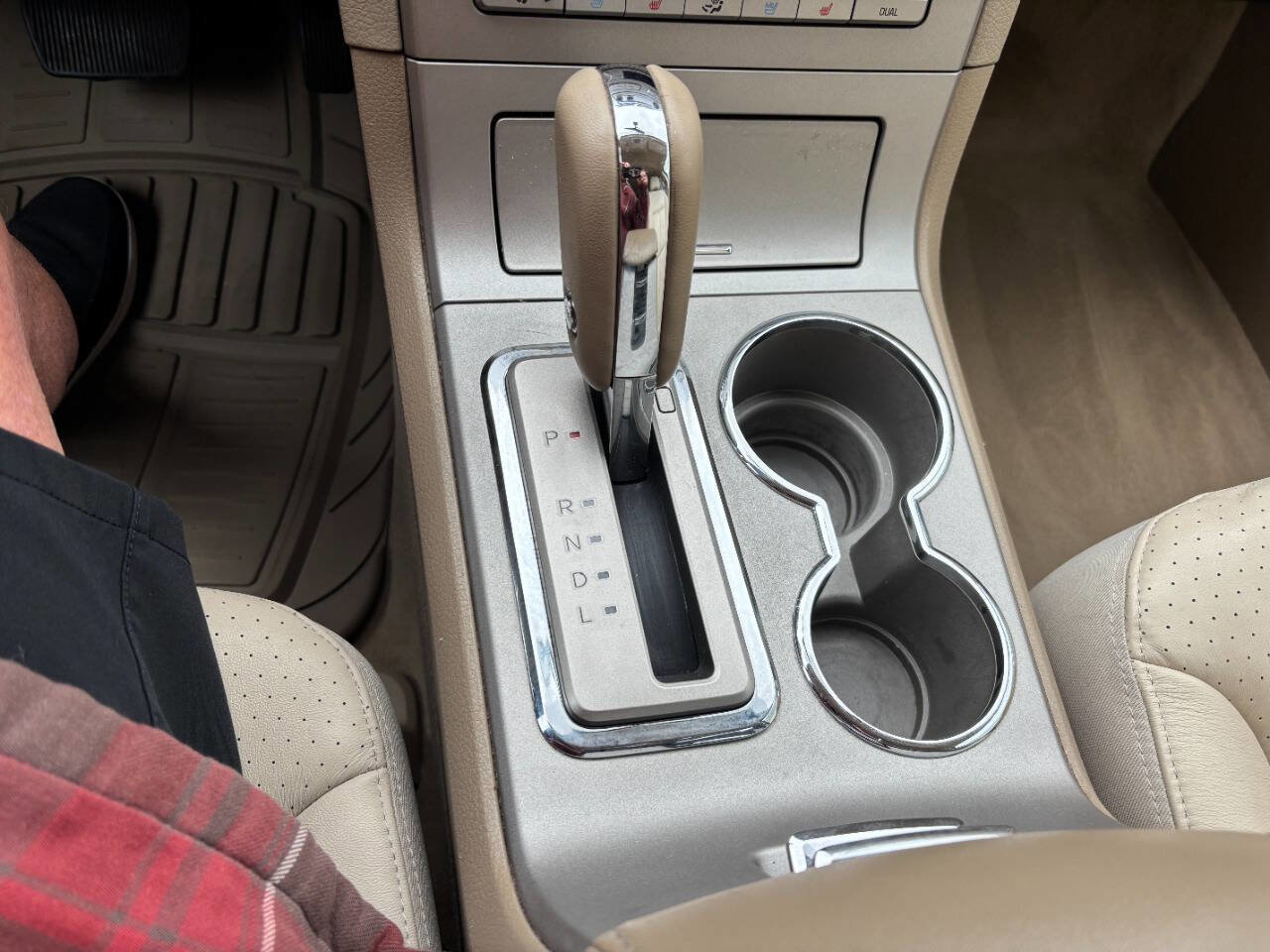 Used 2007 Lincoln MKX Base 4dr SUV image 17