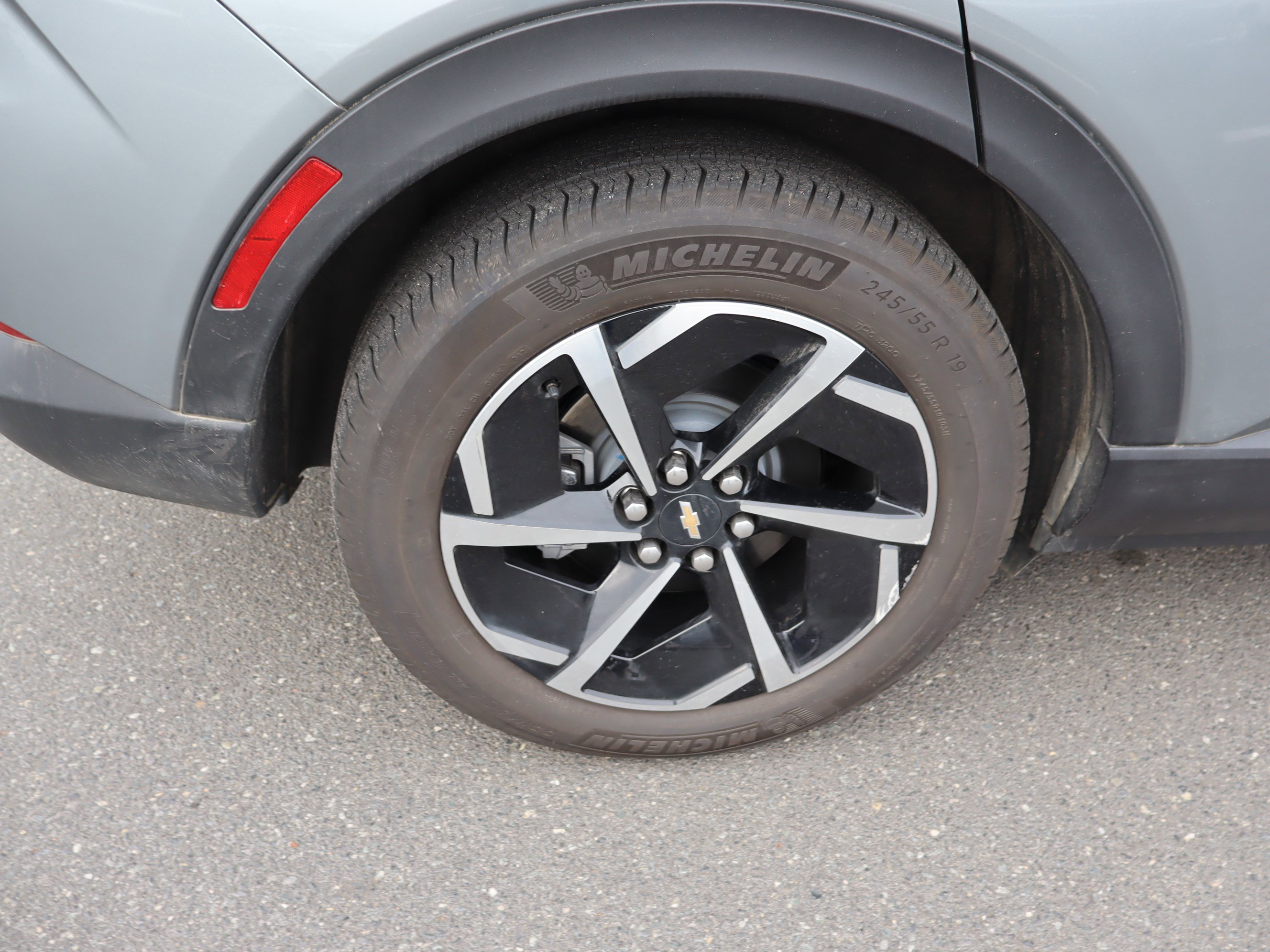 Used 2025 Chevrolet Equinox EV LT image 38