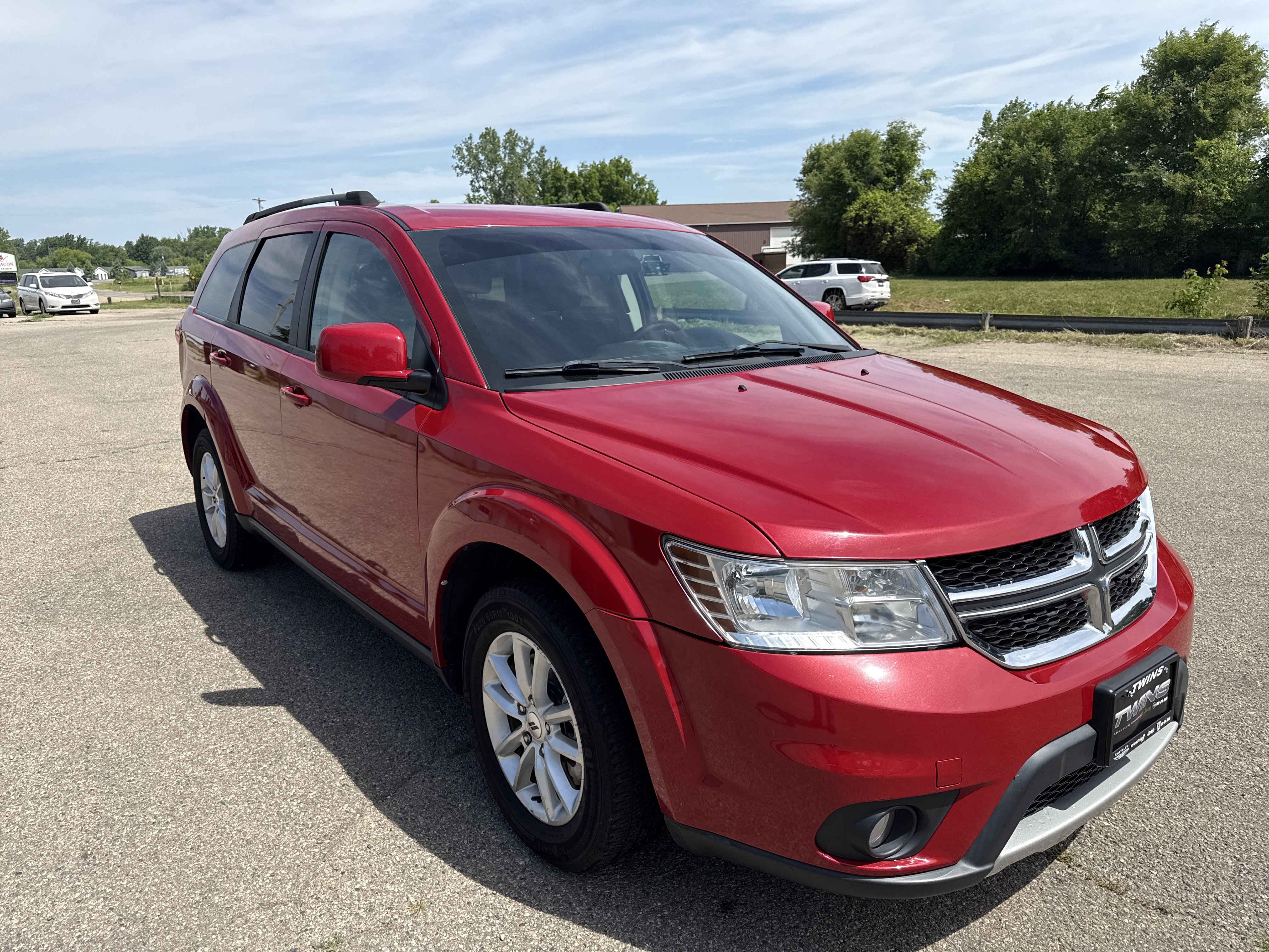 Used 2017 Dodge Journey SXT w/ Comfort/Convenience Group AWD/4WD image 1