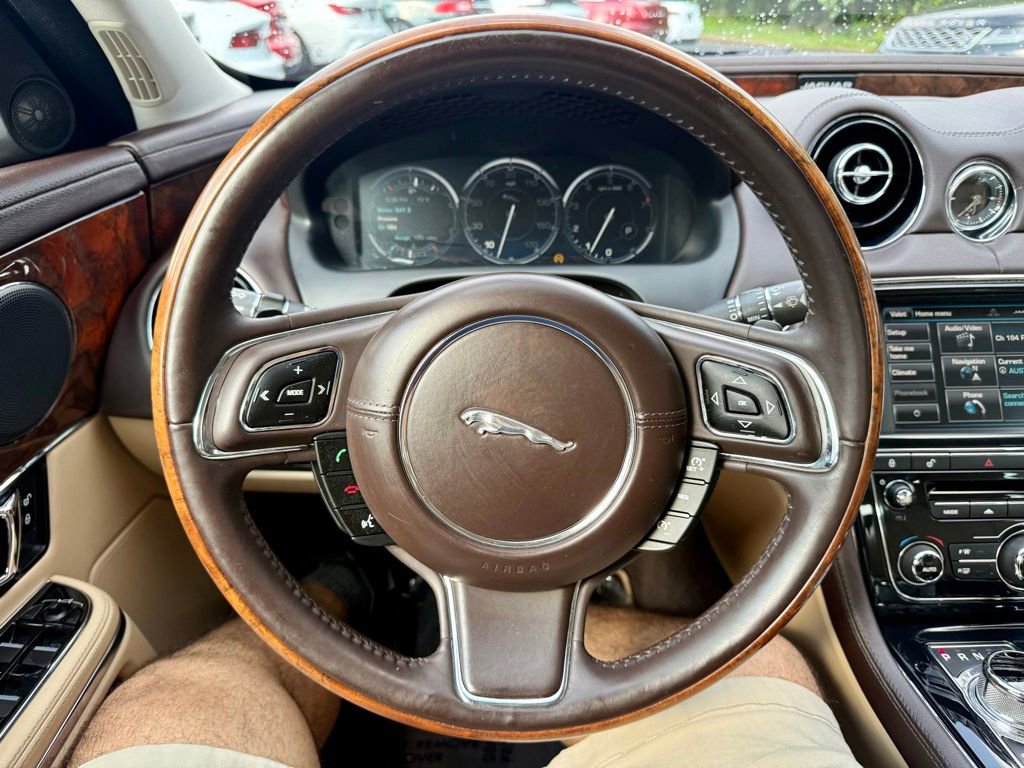Used 2015 Jaguar XJ AWD image 24