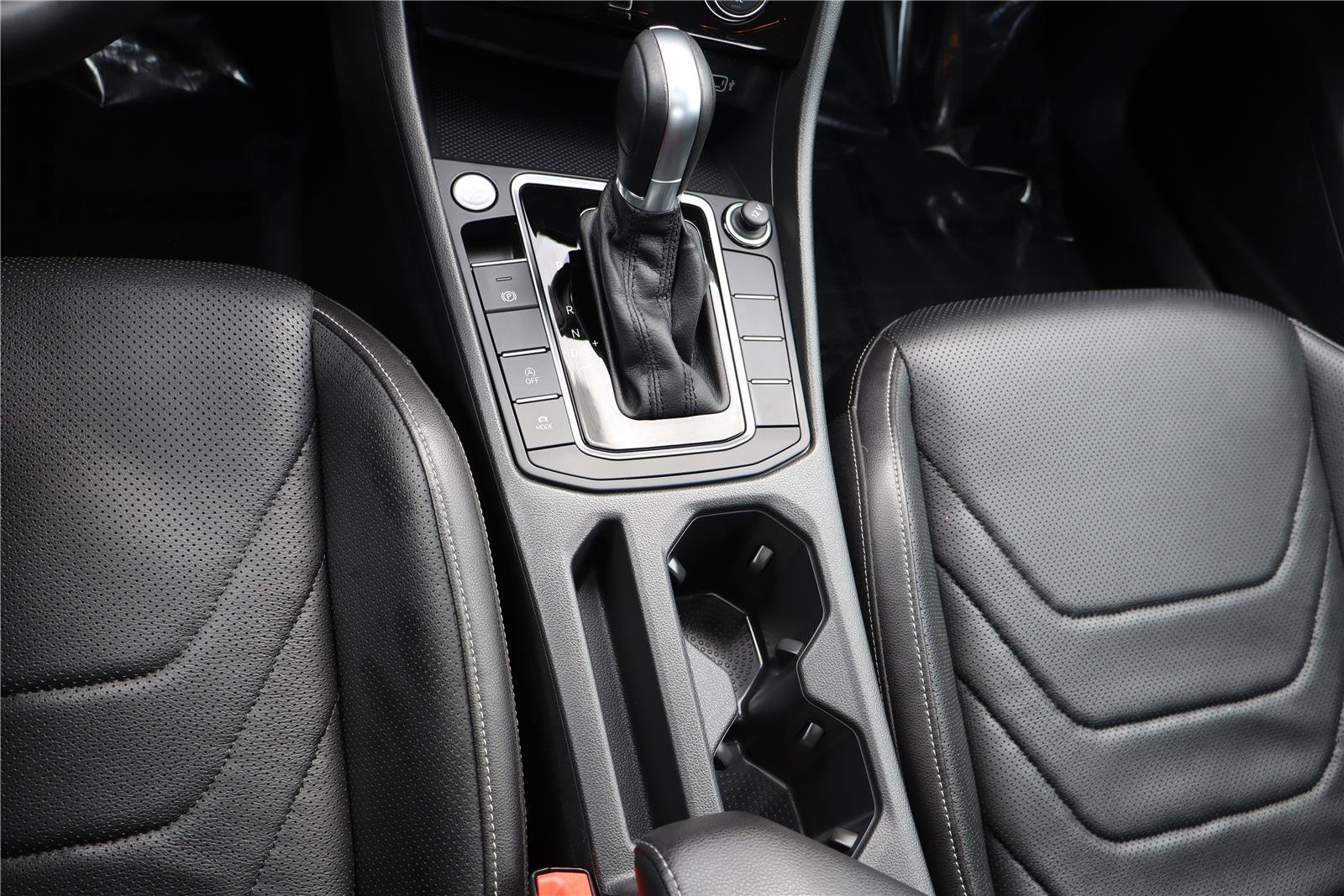 Used 2019 Volkswagen Jetta SEL Premium image 22