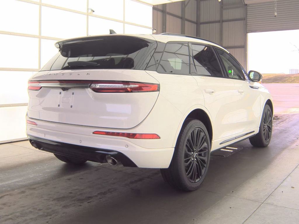 Used 2023 Lincoln Corsair Reserve w/ Jet Appearance Package image 2