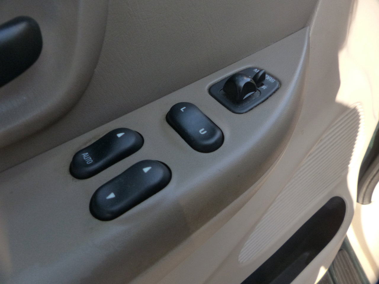 Used 2001 Ford F150 Lariat image 14