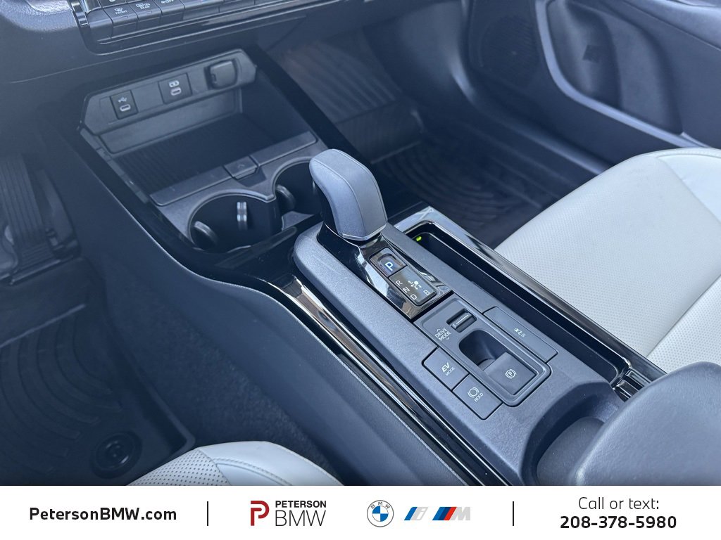 Used 2025 Toyota Prius Limited image 29