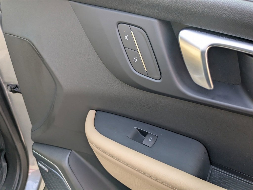 Certified 2025 Buick Enclave Preferred w/ Power Package image 29