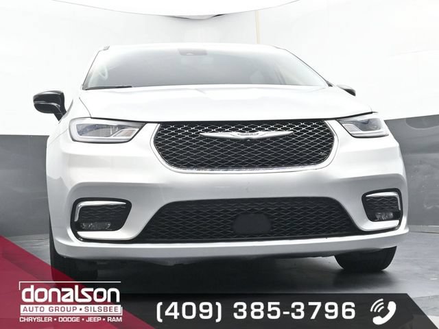 Used 2024 Chrysler Pacifica Touring-L FWD image 16