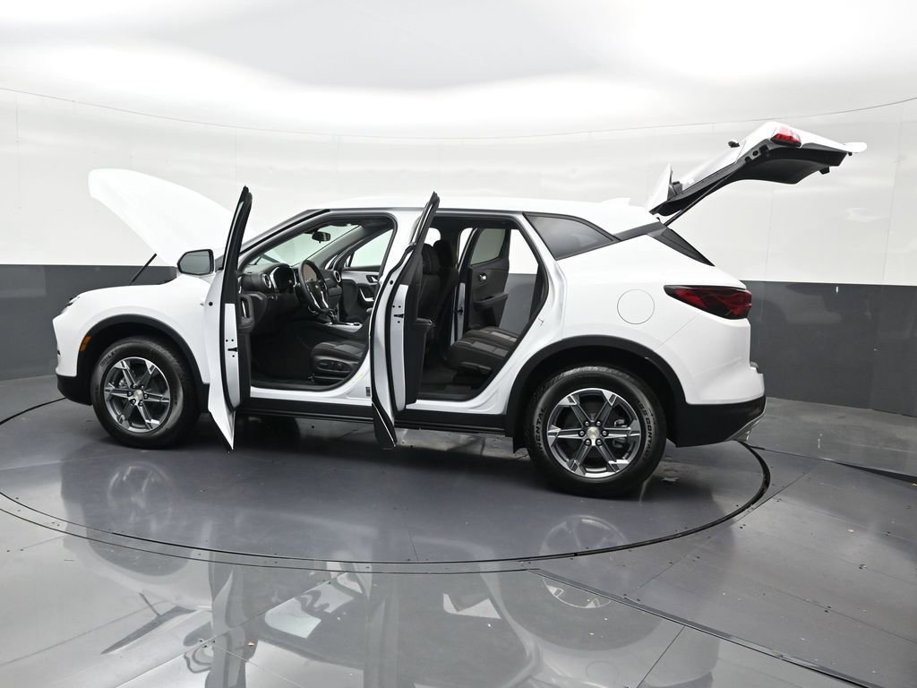 Used 2025 Chevrolet Blazer LT image 35