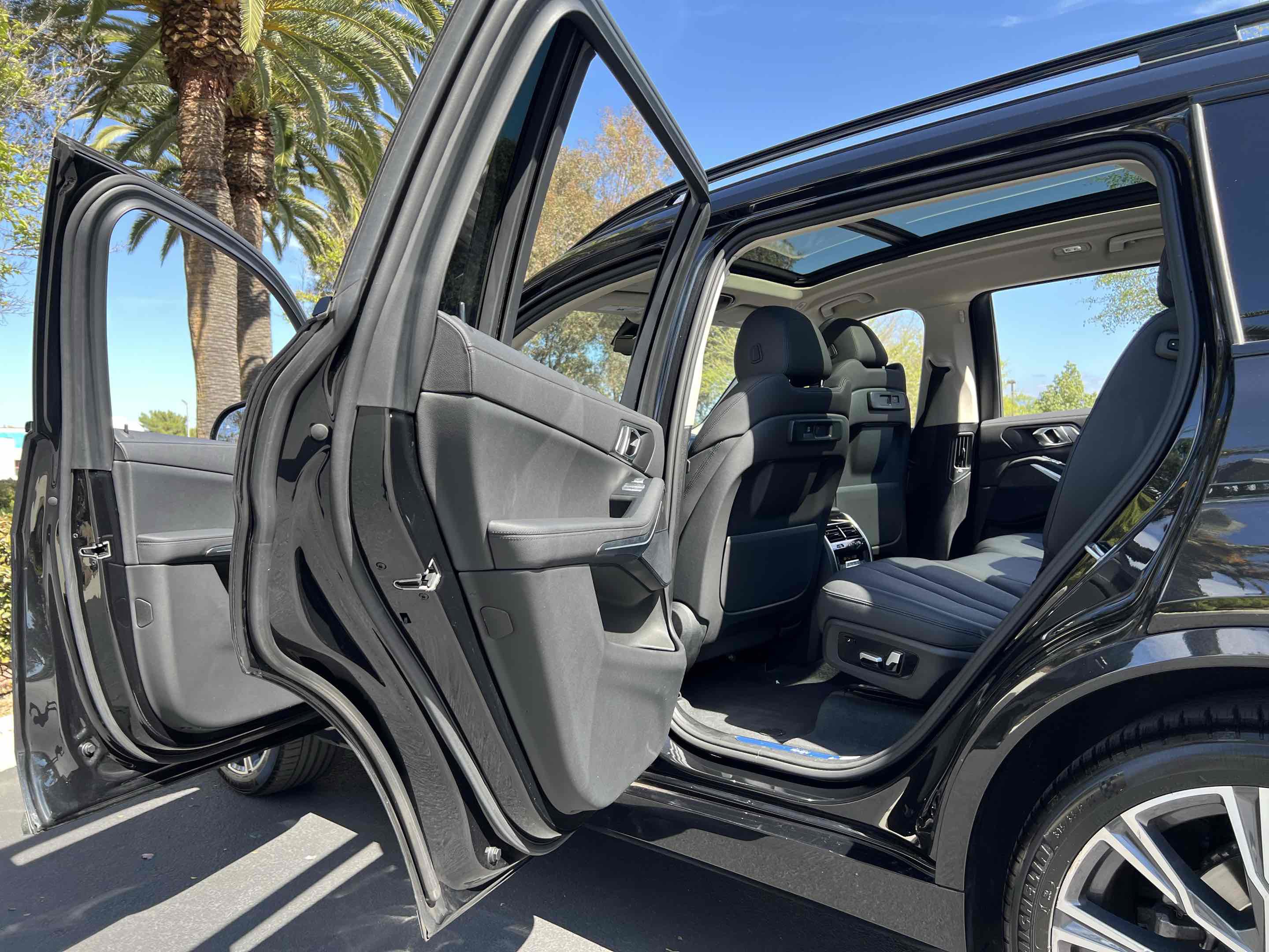 Used 2022 BMW X7 xDrive40i w/ Premium Package AWD/4WD image 78