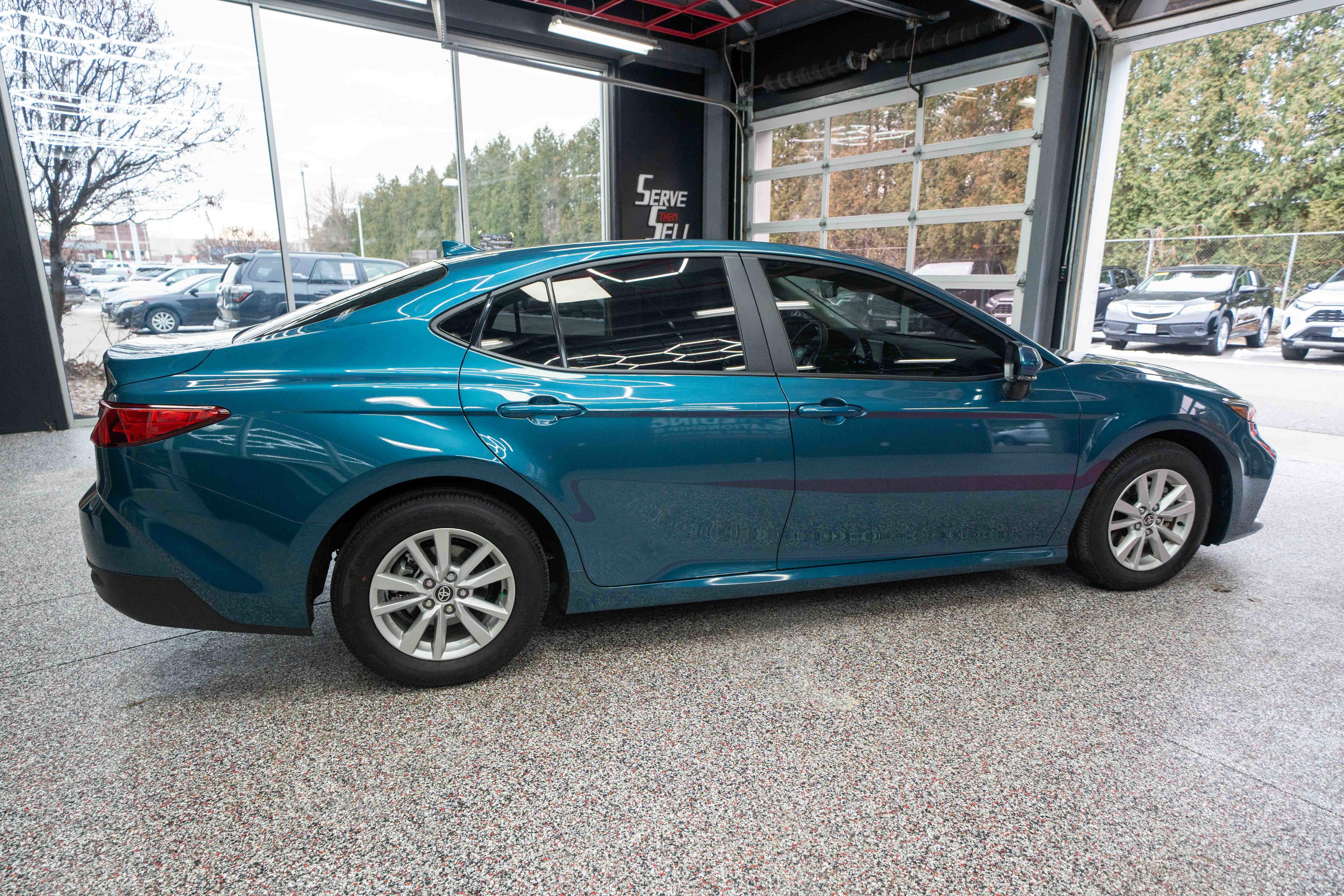 Used 2025 Toyota Camry LE image 4