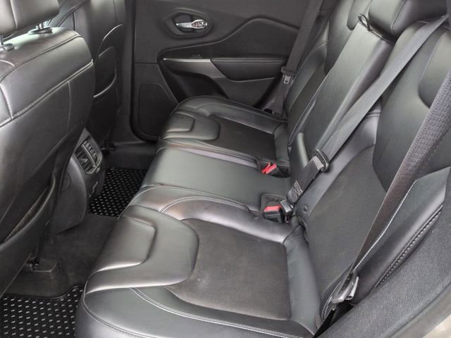 Certified 2019 Jeep Cherokee Latitude Plus w/ Cold Weather Group image 24