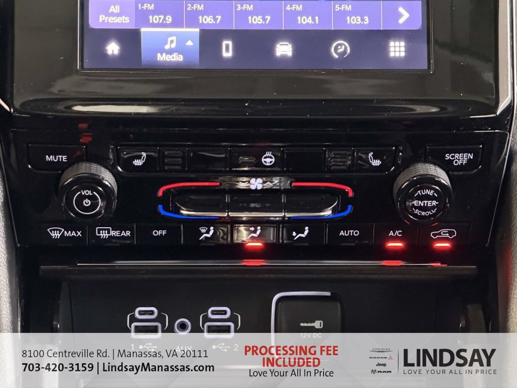 Used 2023 Jeep Grand Cherokee Laredo w/ Luxury Tech Group I AWD/4WD image 28