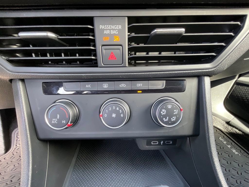 Used 2022 Volkswagen Jetta Sport image 27