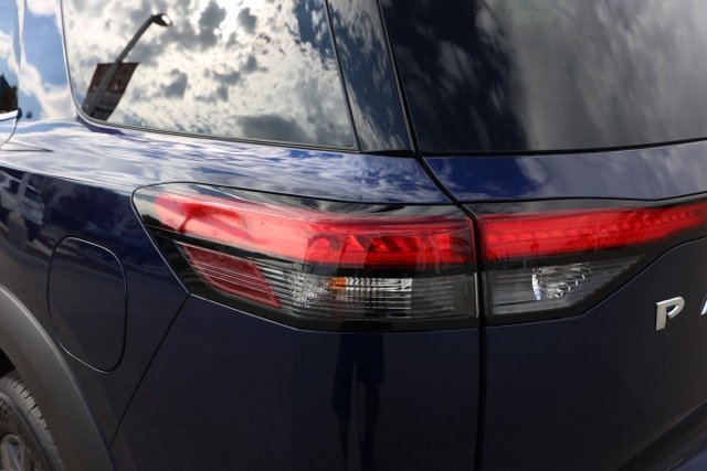 New 2025 Nissan Pathfinder SV image 7