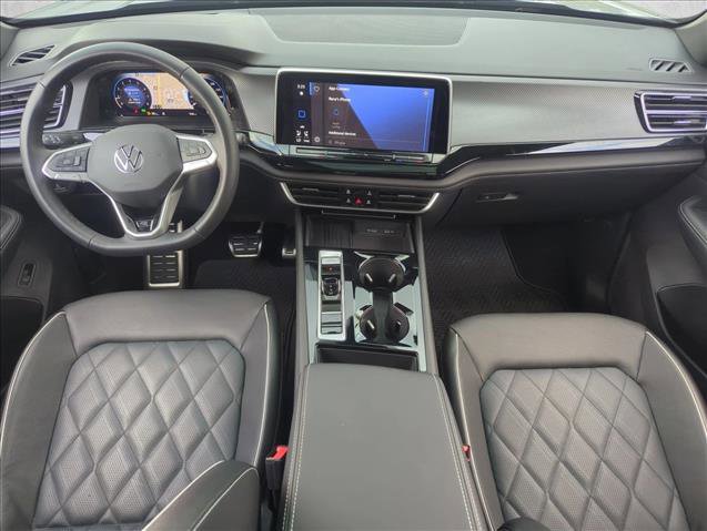 Used 2025 Volkswagen Atlas Cross Sport SEL Premium R-Line image 17