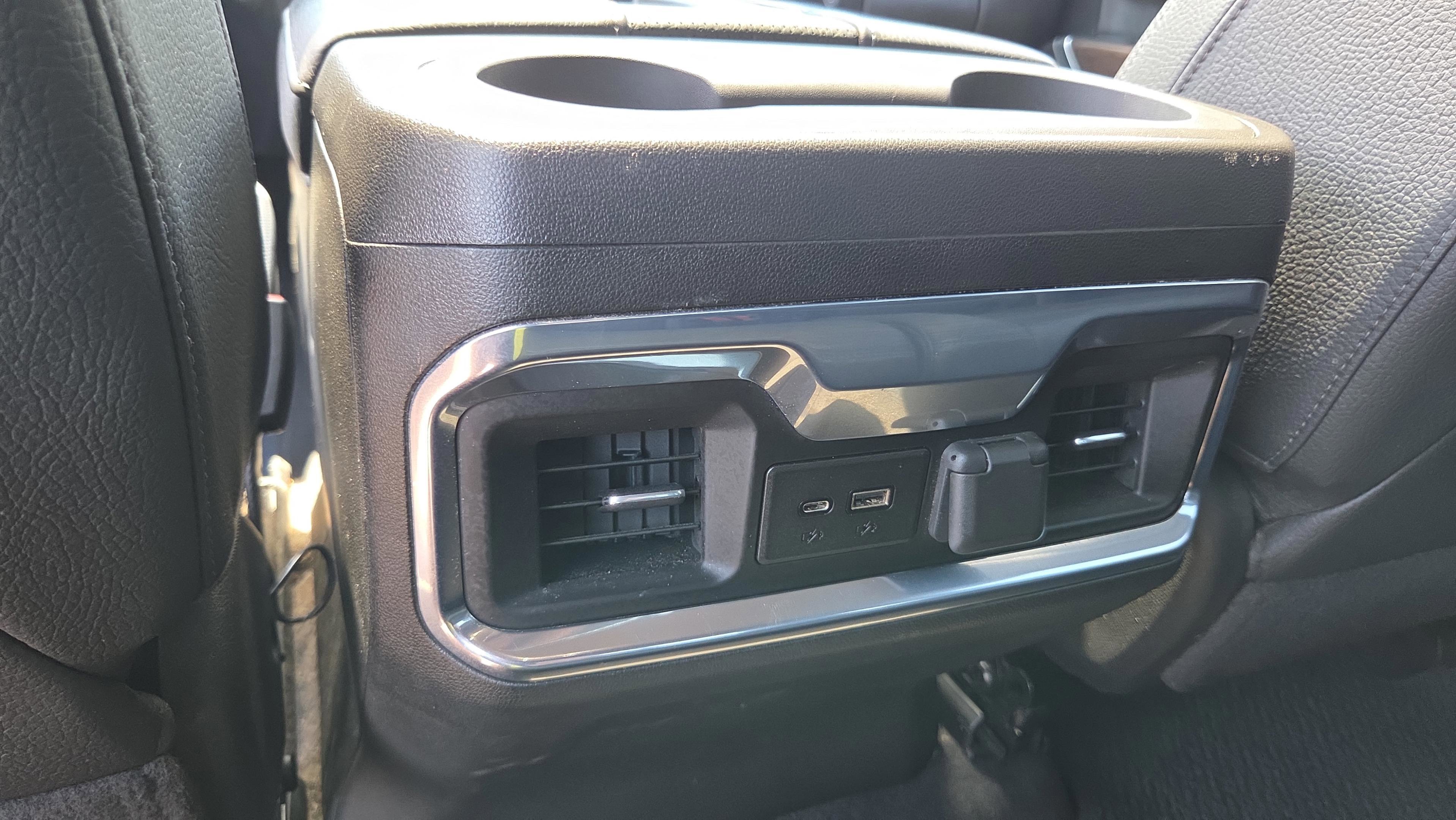 Used 2022 GMC Sierra 1500 Denali w/ Denali Premium Package AWD/4WD image 14