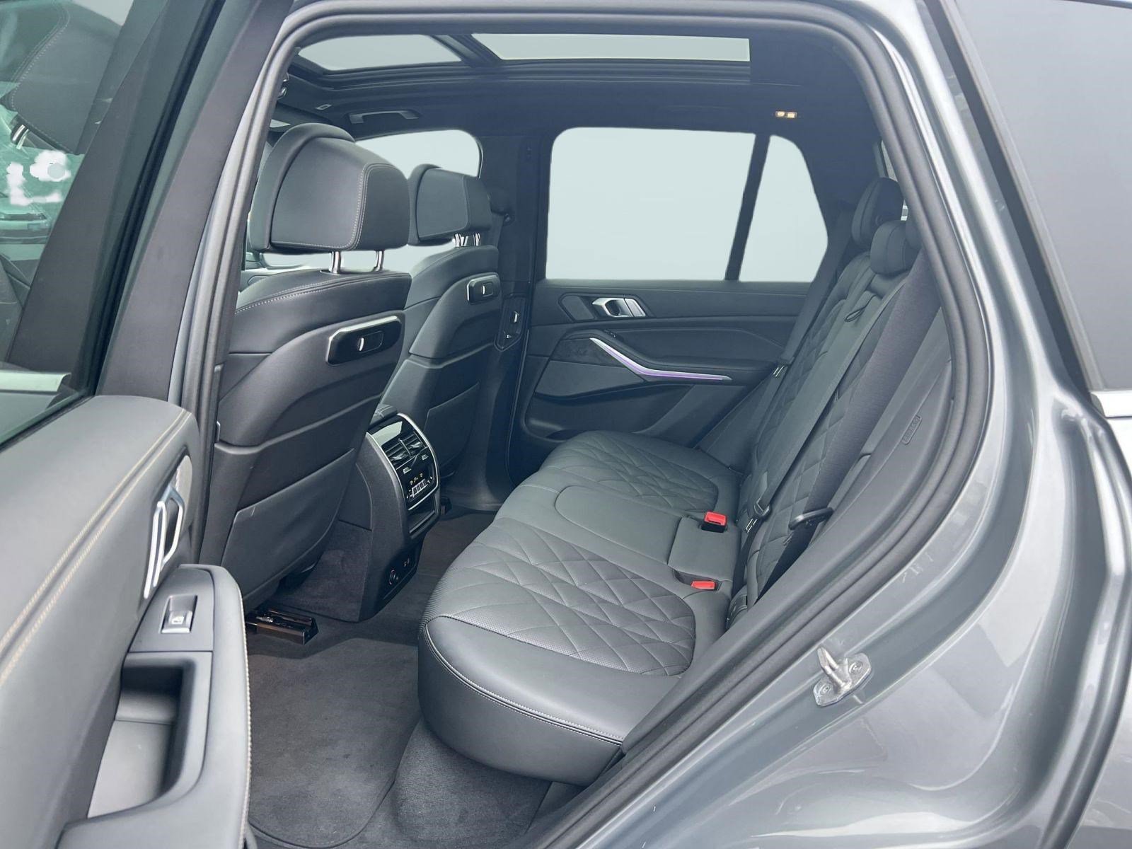 Used 2025 BMW X5 xDrive40i AWD/4WD image 14