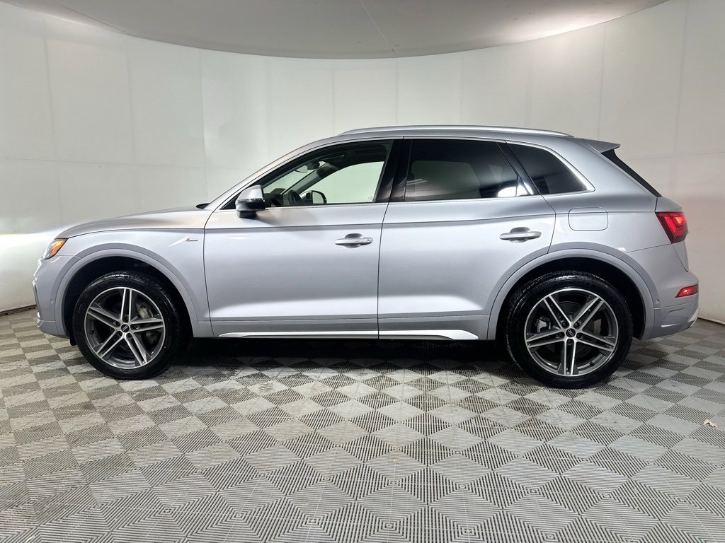 Used 2021 Audi Q5 e Prestige w/ Prestige Package image 3