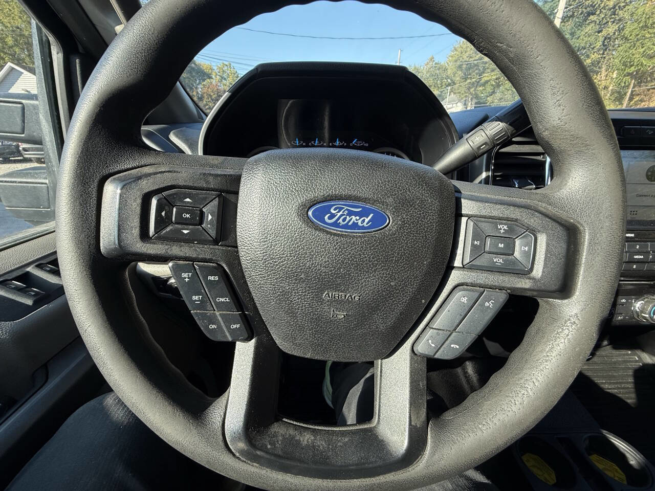 Used 2017 Ford F350 XLT w/ FX4 Off-Road Package image 33