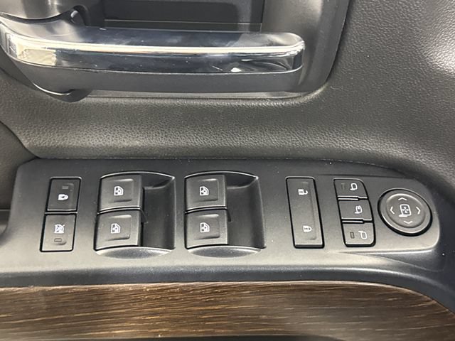 Used 2018 GMC Sierra 2500 Denali w/ Duramax Plus Package AWD/4WD image 32